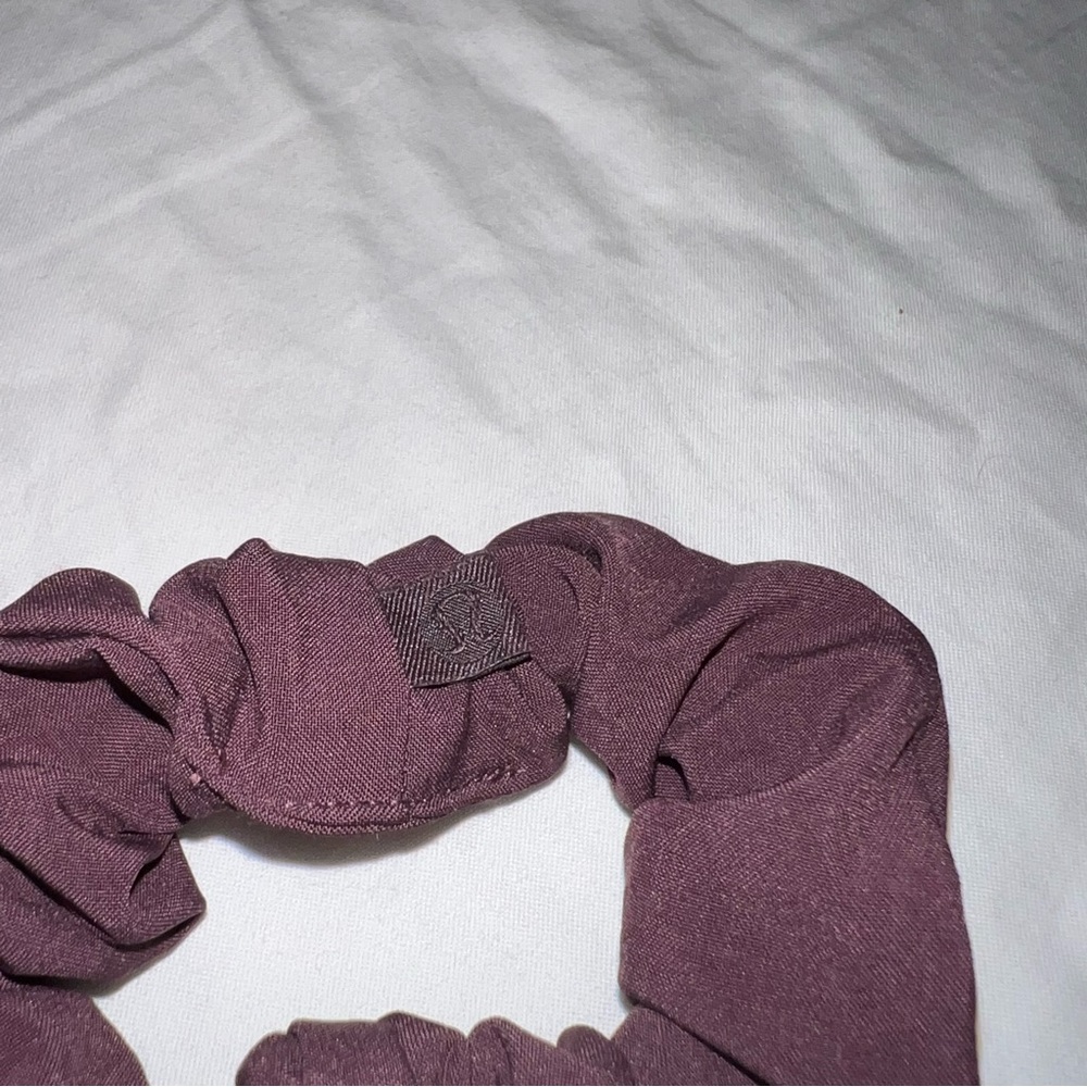 Lululemon scrunchie - Picture 2 of 3